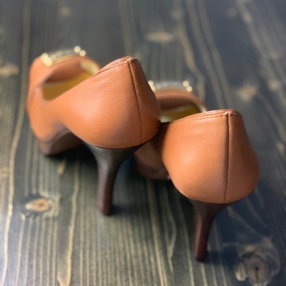 Micheal Kors Peep toe pumps